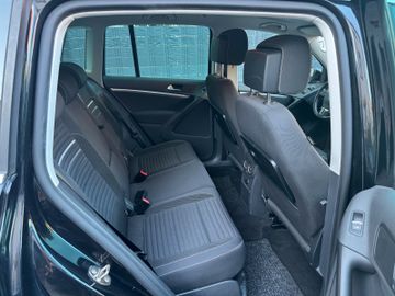 Volkswagen Tiguan - 8