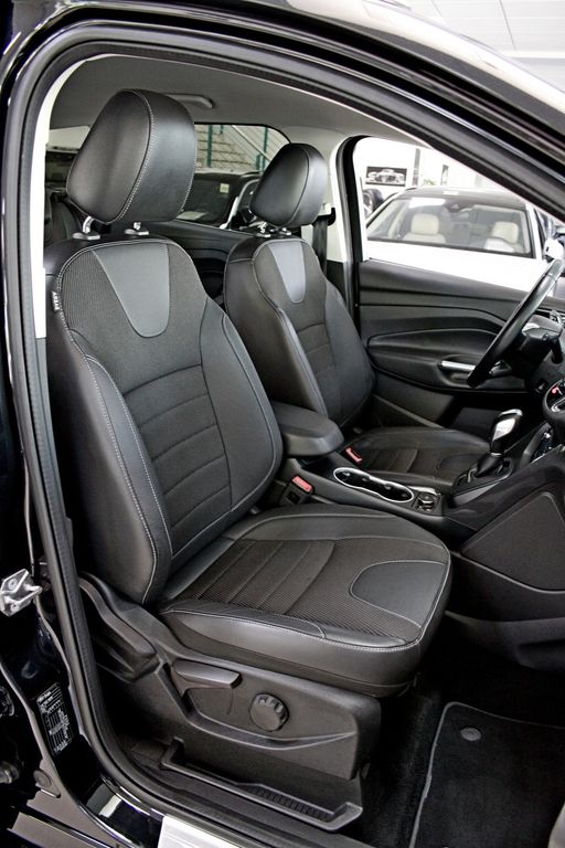 Ford Kuga 4x4  AHK BI XENON KAMERA NAVI 2.BESITZ