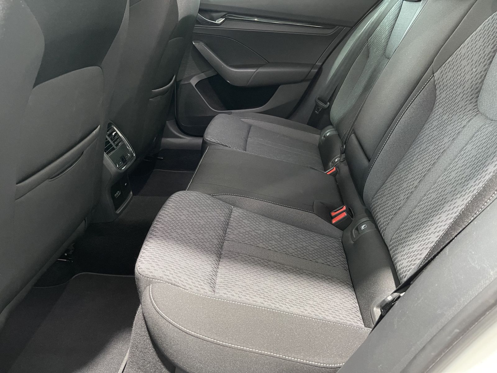 Fahrzeugabbildung SKODA Octavia Clever 2.0 TDI*LED-Matrix*Cam*Navi*