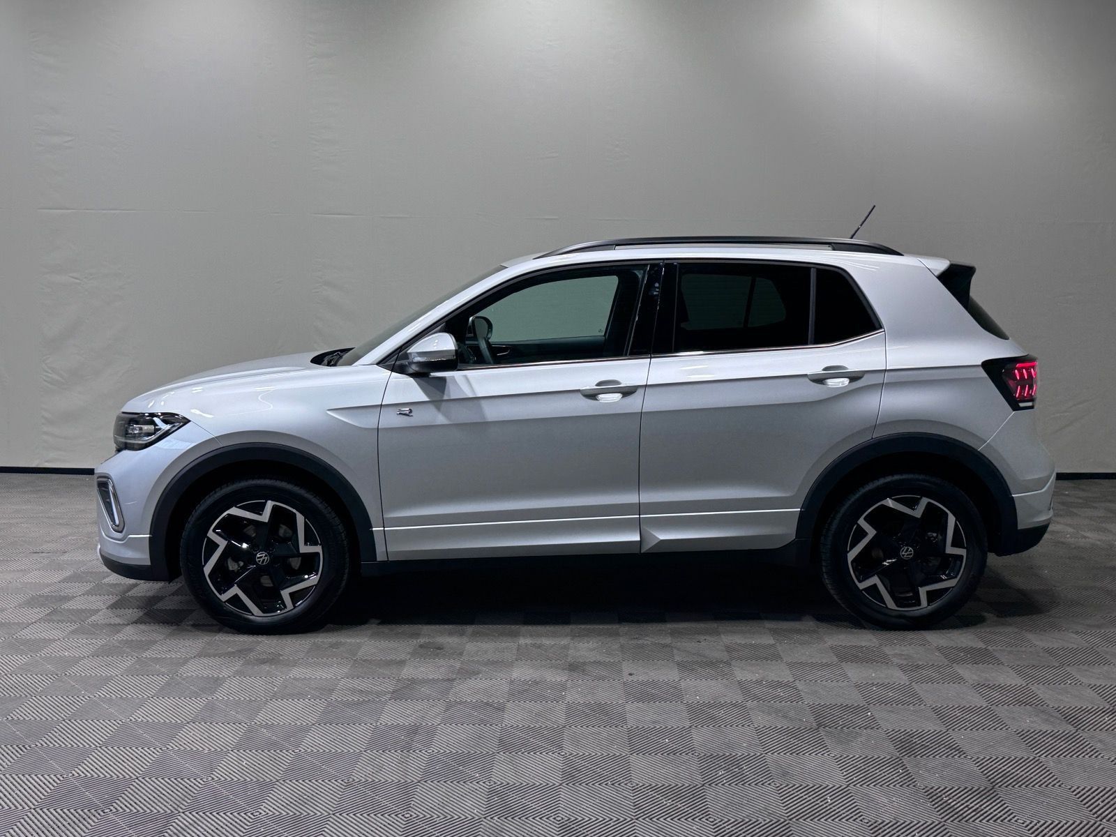 Volkswagen T-Cross R-Line 1.5 TSI DSG AHK MATRIX NAVI ACC foto 3