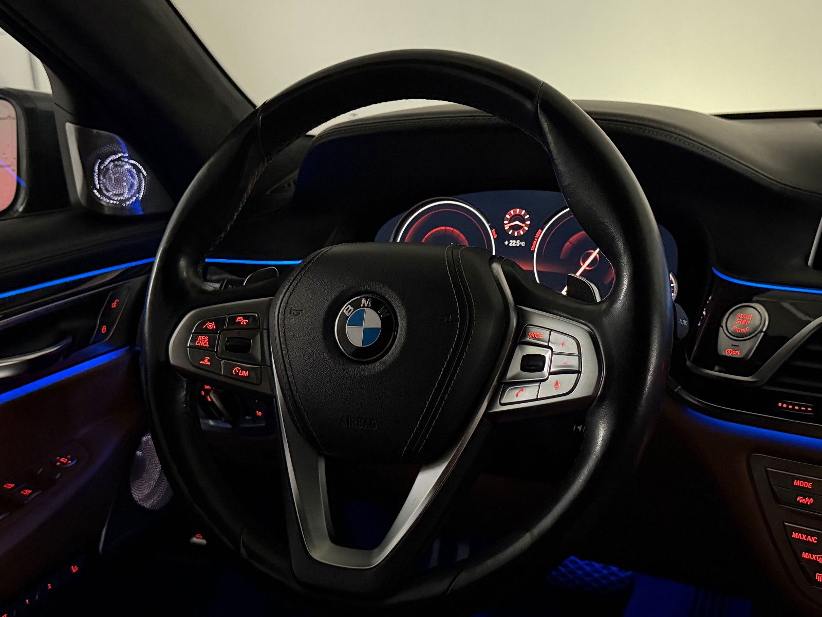 Fahrzeugabbildung BMW 740 d xDrive/MASSAGE/HuD/B&W/LASER/TV-FUNKTION