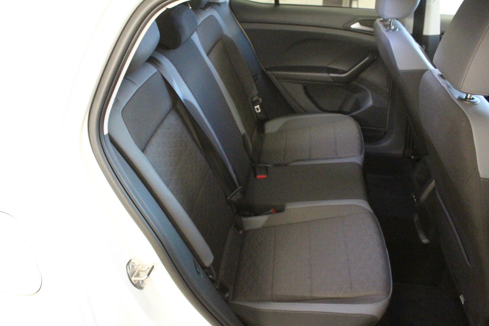 Fahrzeugabbildung Volkswagen T-Cross 1.0 TSI DSG *Sitzhzg*Kamera*AHK