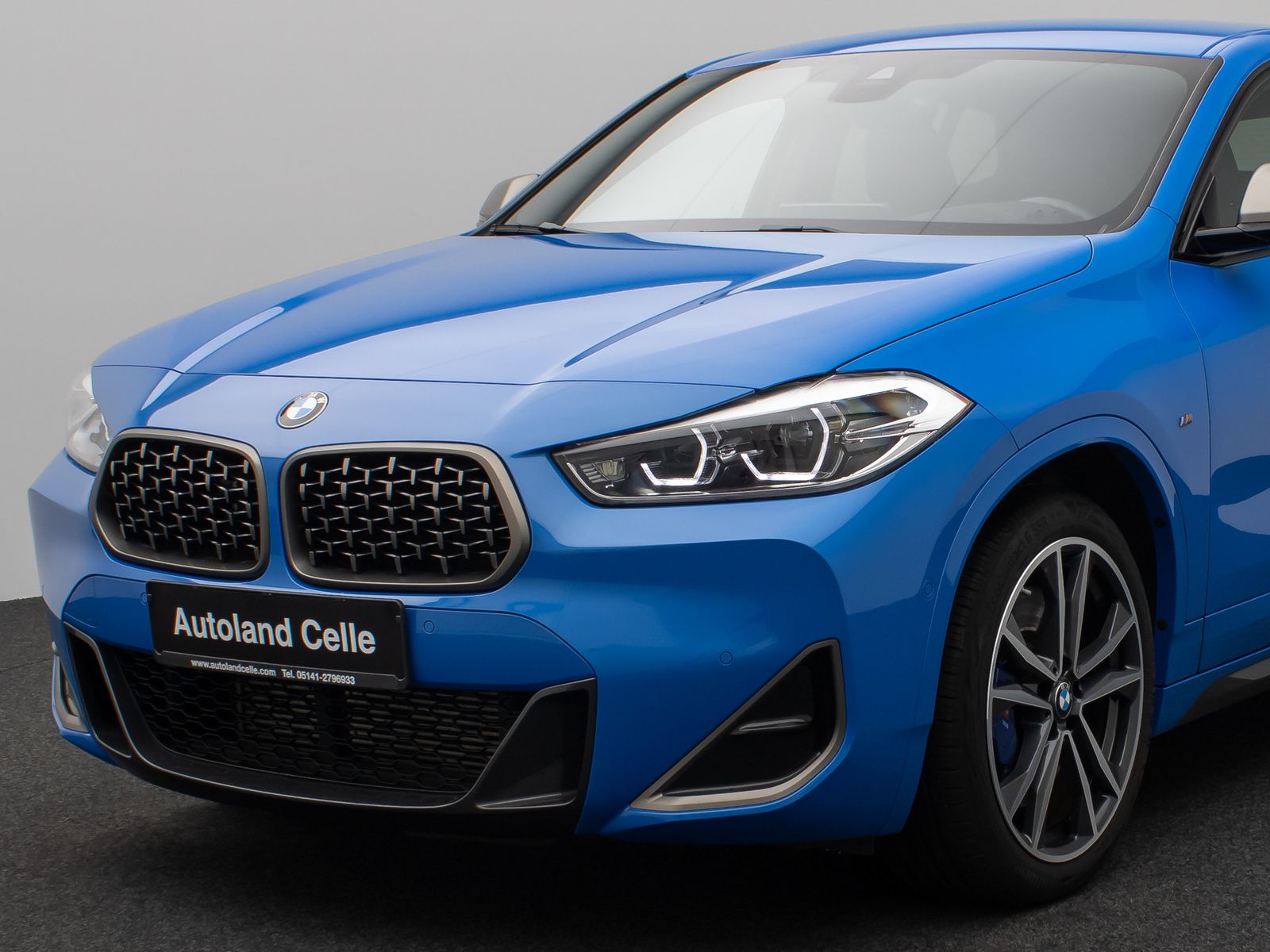 Fahrzeugabbildung BMW X2 M35i Kamera HUD DAB H/K Navi+ Alarm 19Zoll