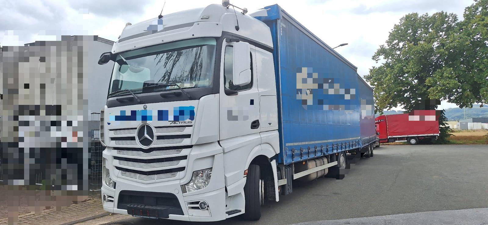 Mercedes-Benz 1842/ 1845 Big space Jumbo mit Anhänger