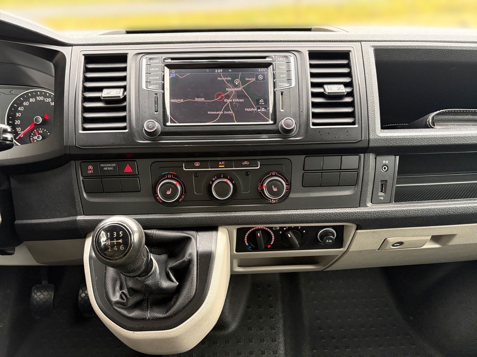 Fahrzeugabbildung Volkswagen T6 Transporter Kombi EcoProfi lang