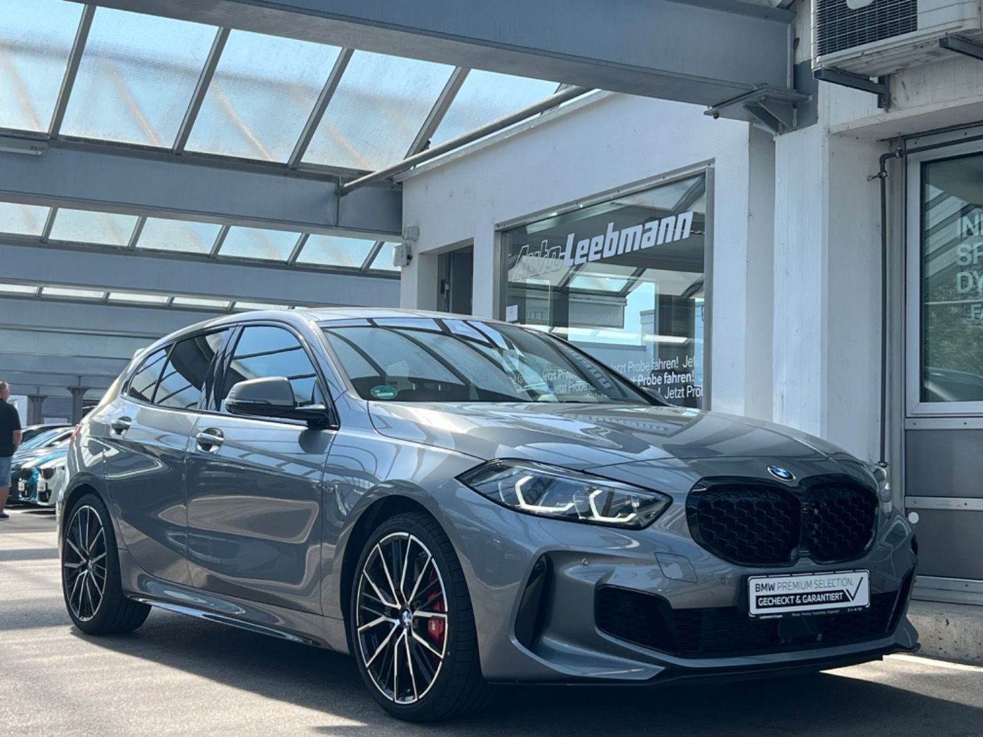 Fahrzeugabbildung BMW M135i xDrive M-Sport-Pro GARANTIE bis 09/2028