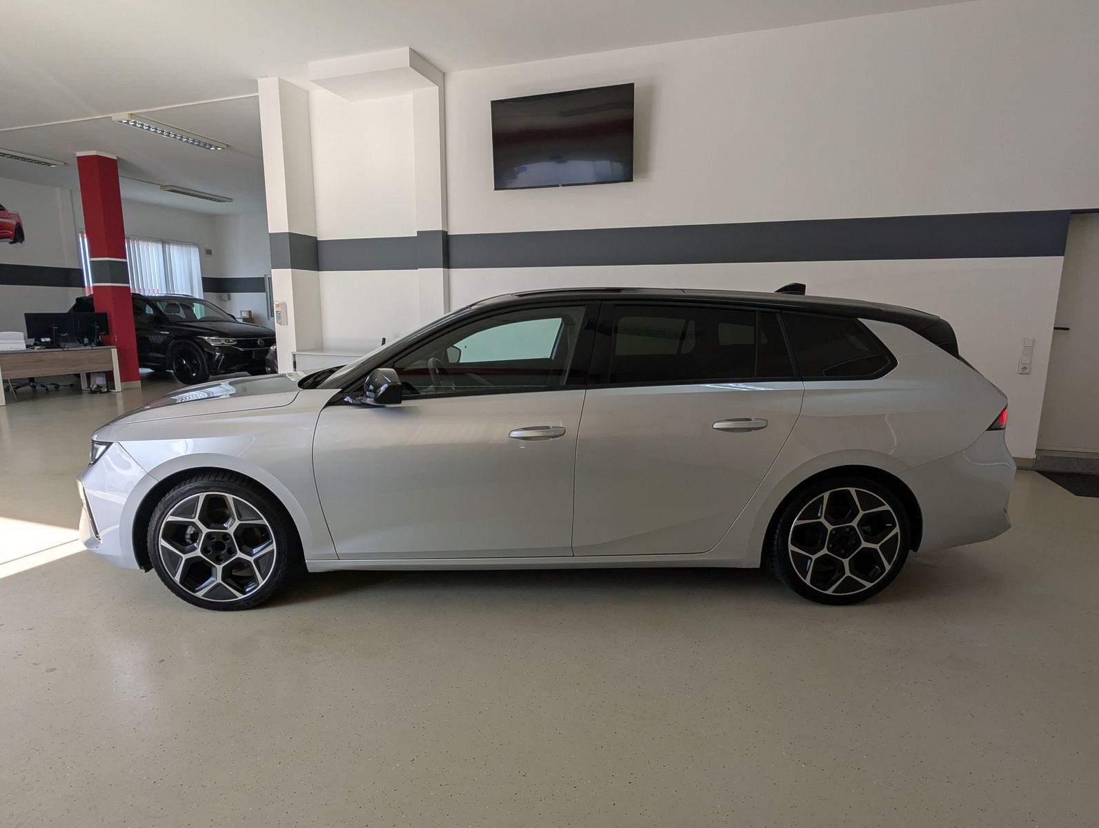 Fahrzeugabbildung Opel Astra Ultimate IntelliLux IDri AHK VOLL UVP:44T€