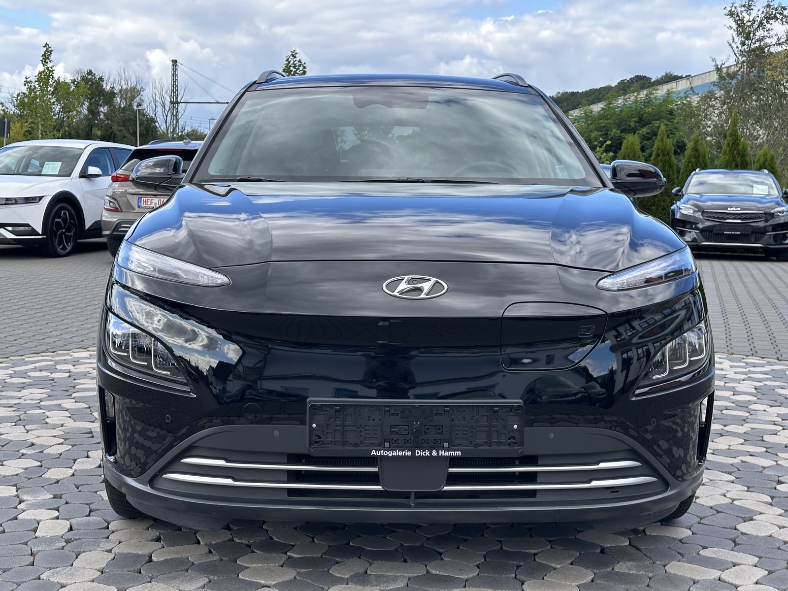 Hyundai Kona Elektro Trend LED ACC NAV KRELL WÄMPU 64KWh imagem 3