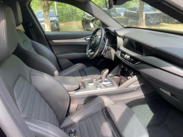 Alfa-Romeo Stelvio - 11