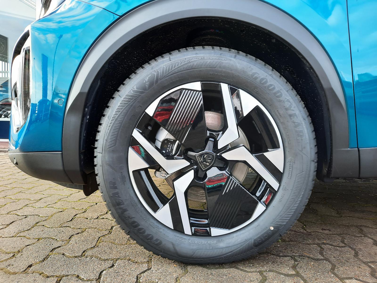 Peugeot 2008 GT-Exclusive  eDSC PDACH  SH NAVI 360° KAM
