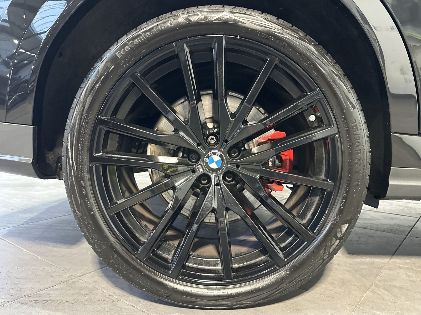 Fahrzeugabbildung BMW X6 xDrive40d M-Sport NAV+LASER+AHK+PANO+HEAD-UP