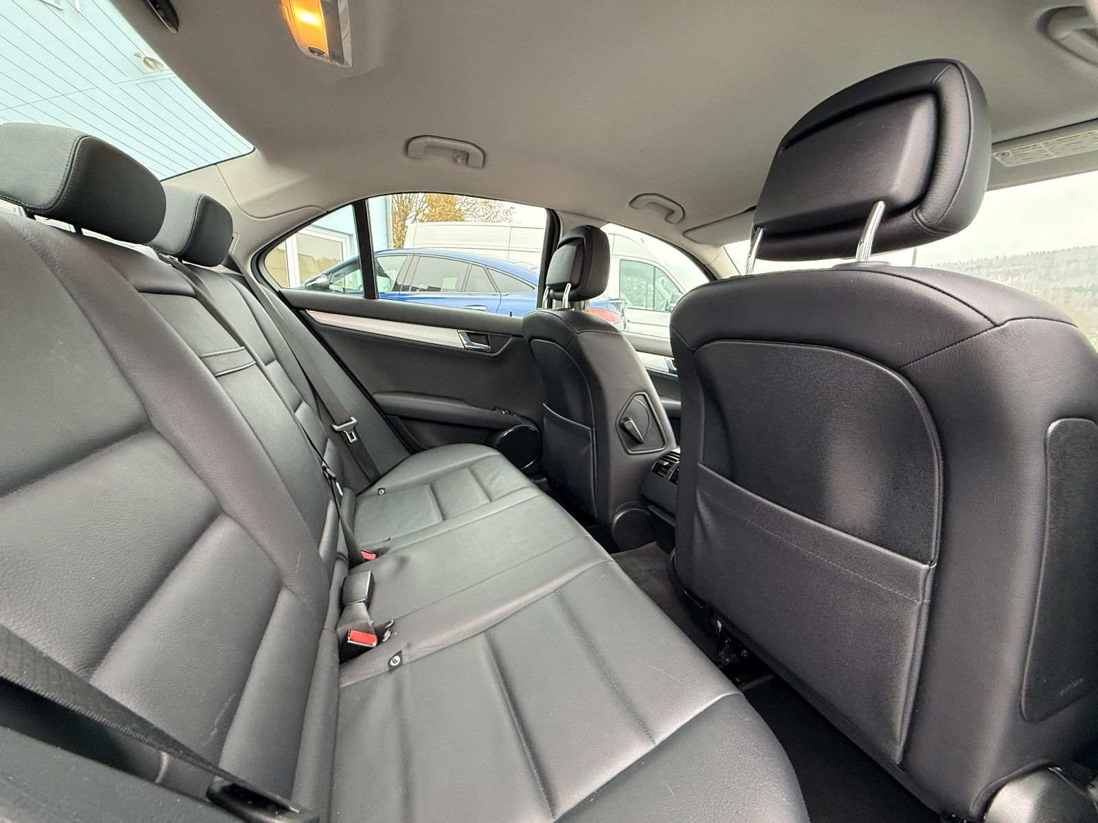 Fahrzeugabbildung Mercedes-Benz C 350 Limousine Avantgarde Aut Bi-Xenon Leder