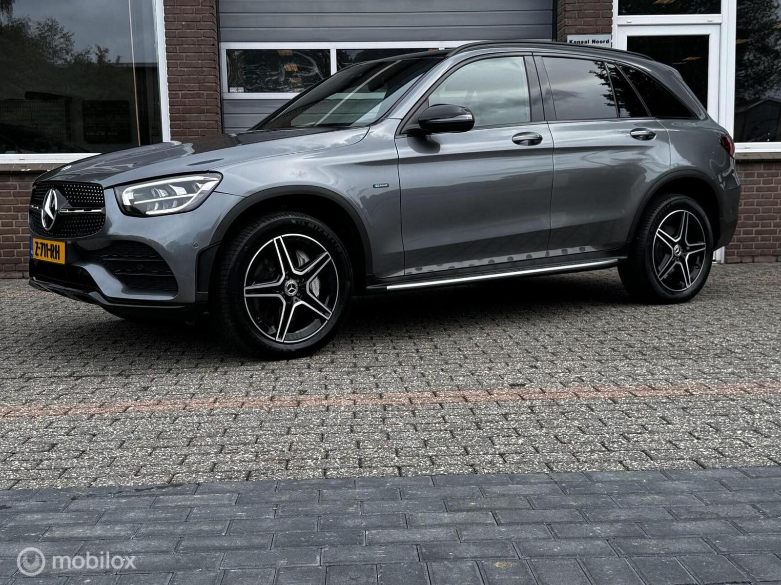 Mercedes-Benz GLC-klasse 300e 4MATIC AMG PANO/STER.HEMEL/VOL!