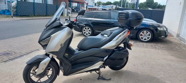 Yamaha X-Max 300  Super Zustand 1. Hand