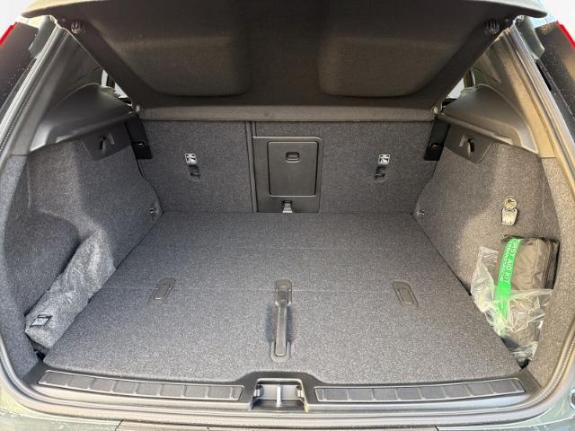 Volvo XC40 B4 Mild-Hybrid Ultra Dark Standheizung AHK 