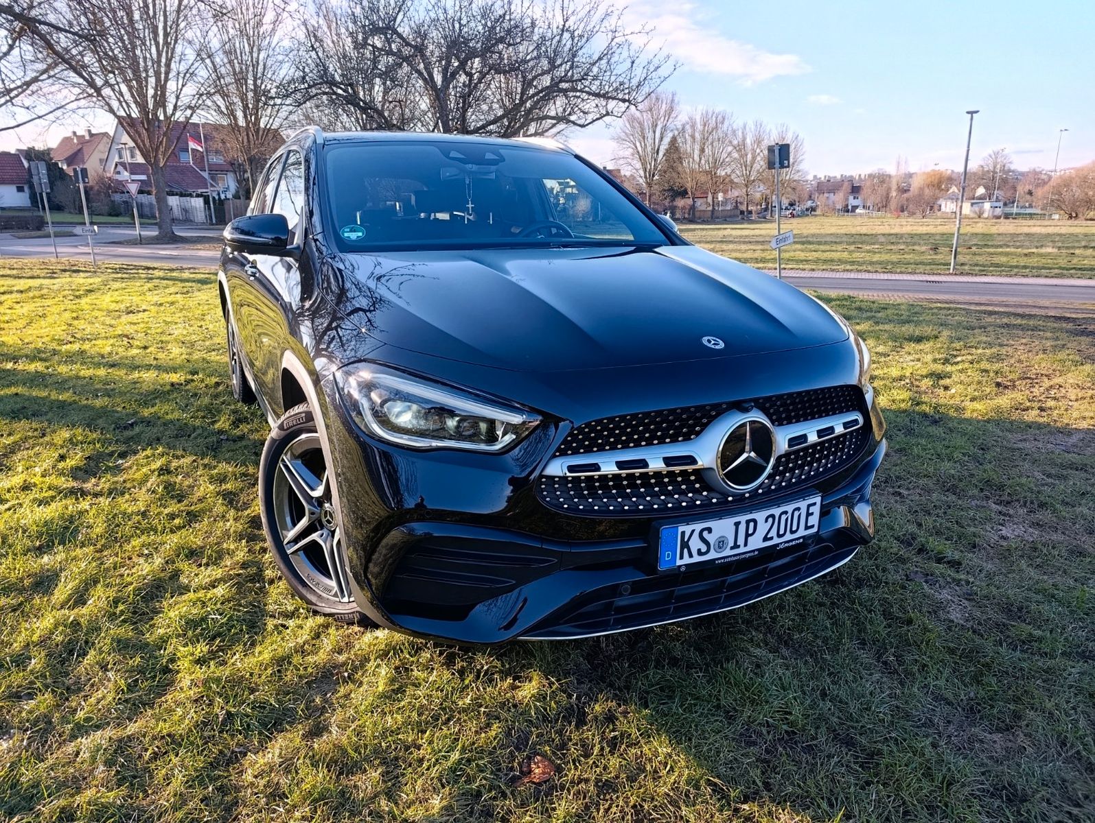 MERCEDES-BENZ GLA 250e AMG-Line Navi Kamera Leder