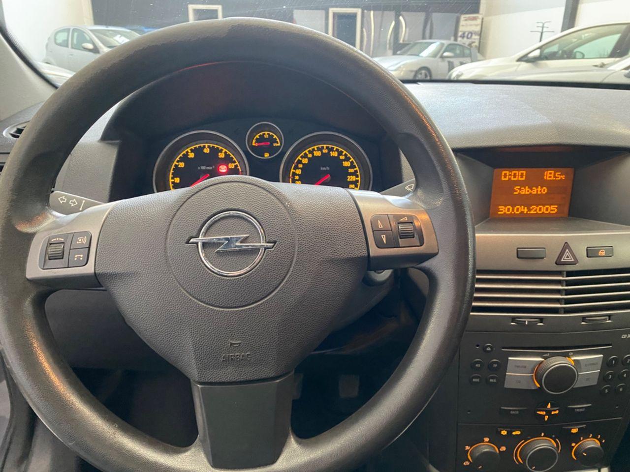 Opel Astra 2005 — photo 9