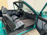 BMW E30 Cabrio 318i Design Edition neongrün - BMW: De E30