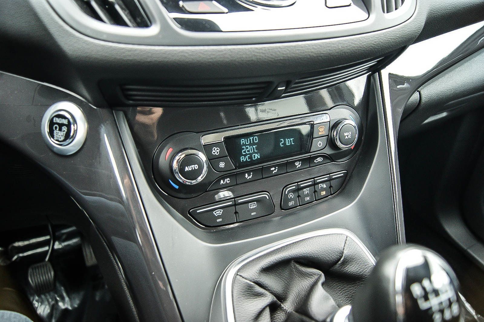 Fahrzeugabbildung Ford Kuga 1.5EcoBoost Individual XENON NAVIGATION 1HD