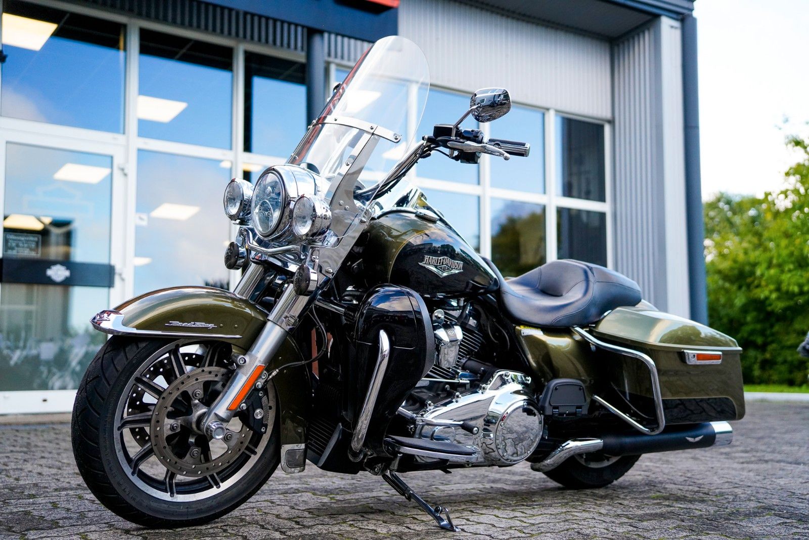 Fahrzeugabbildung Harley-Davidson FLHR Road King 107 cui - Penzl - Beinschilde