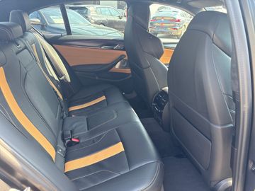 BMW M5 Limousine Gestiksteuerung B&W Surround DAB