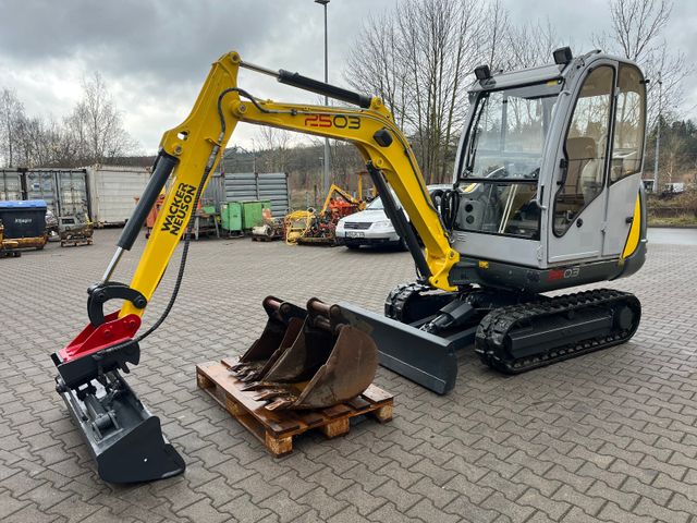 Wacker Neuson 2503 Minibagger SW03 3 Löffel 2,5To