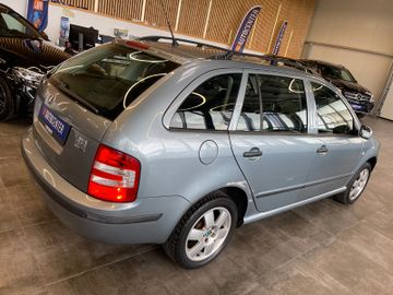 Skoda Fabia Combi Elegance Aut. *KLIMA*SHZ*TÜV*