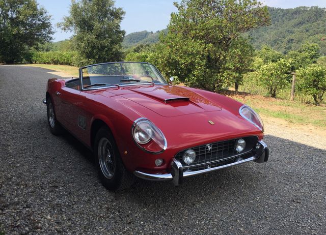 Ferrari 250 GT CALIFORNIA SPIDER ALLEGRETTI KM 4400 1962