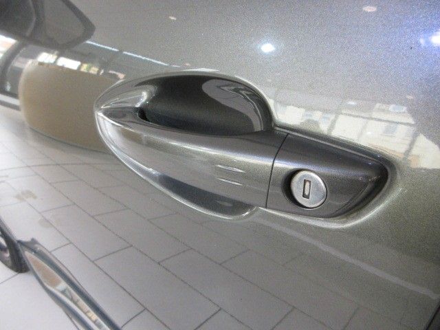 Fahrzeugabbildung Peugeot 5008 Allure 1.5D LED/SHZ/PANO/AHK/LEDER&MASSAGE