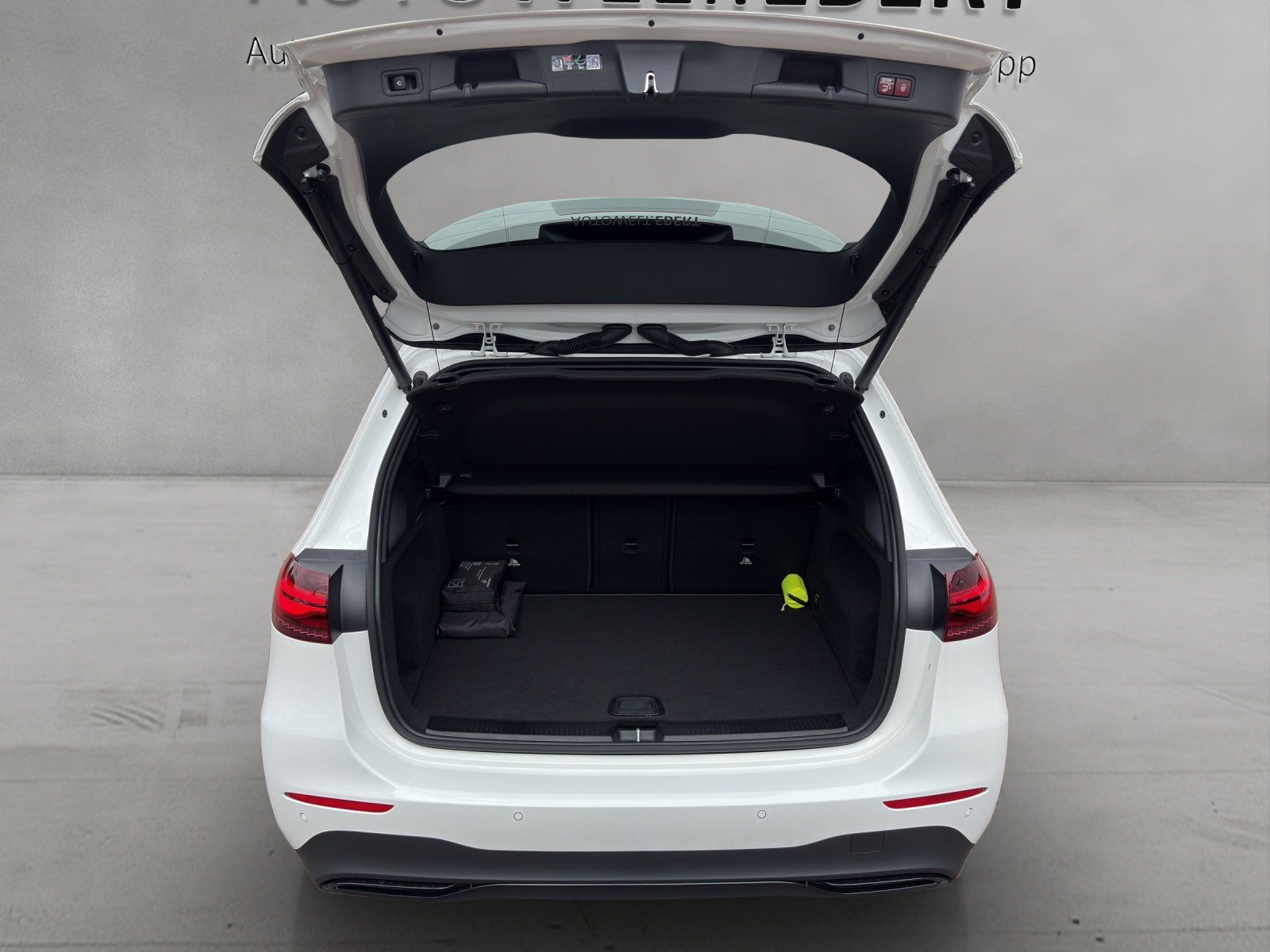 Fahrzeugabbildung Mercedes-Benz B 200 Progressive Plus Keyless AHK PTS Kamera