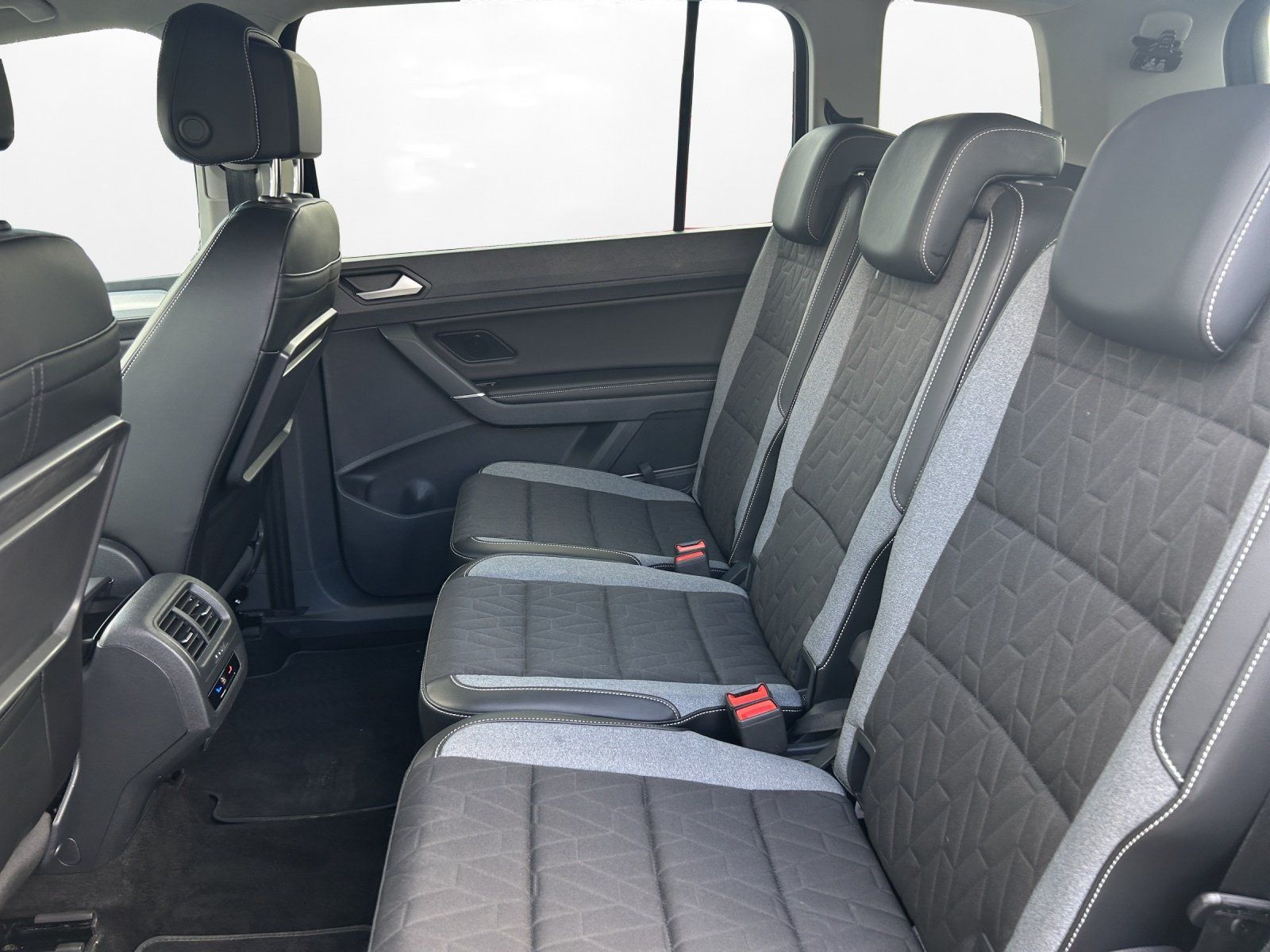 Volkswagen Touran - Bild 11