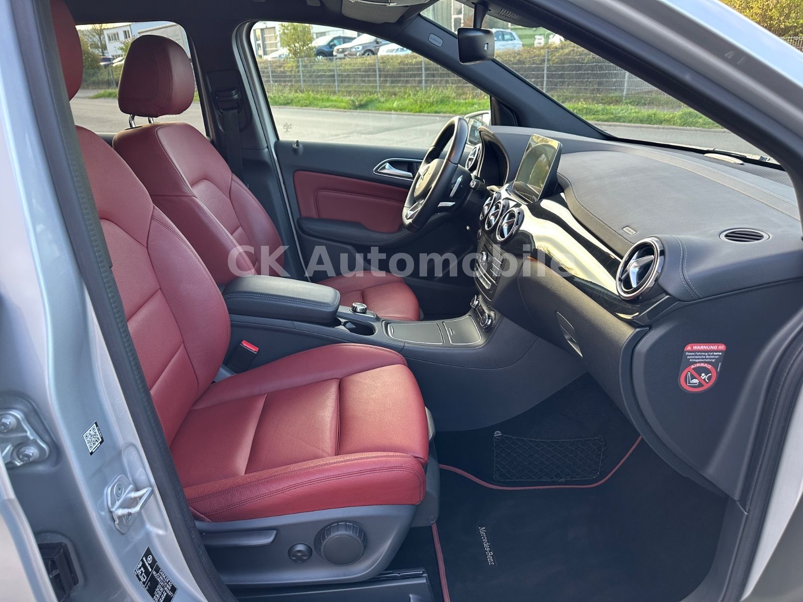 Fahrzeugabbildung Mercedes-Benz B 220 4Matic AMG-Line/Navi/Tempomat/PDC/AHK