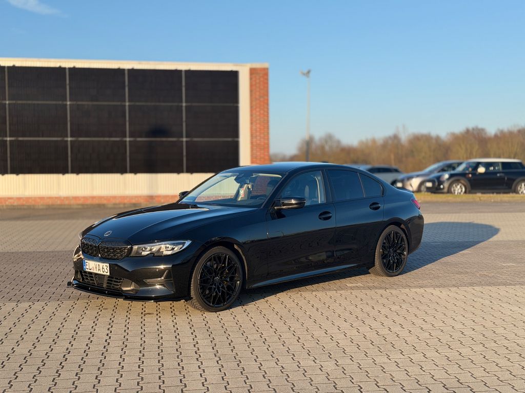 Image of BMW 330