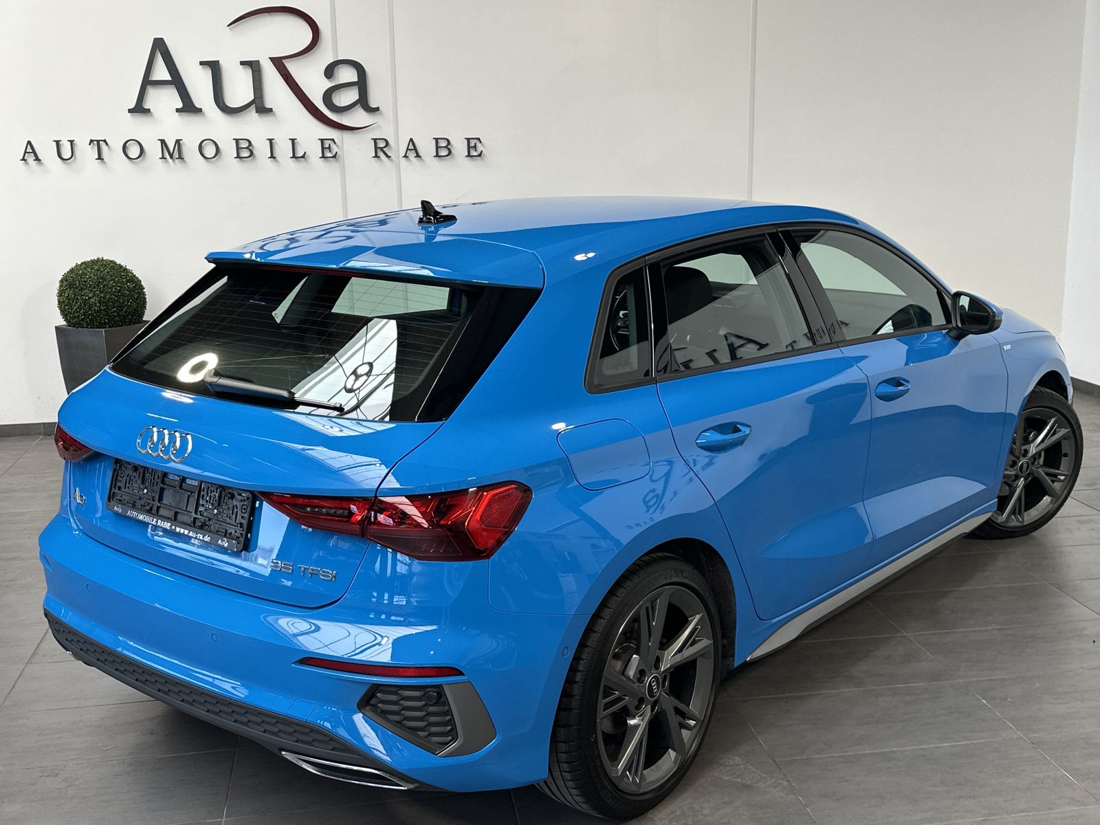 Fahrzeugabbildung Audi A3 Sportback 35 TFSI S-Line LED+SHZ+PLA+18ZO+1HD