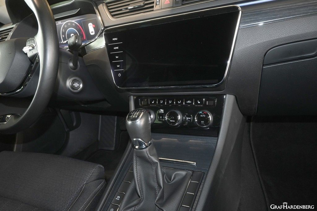 Skoda Superb Combi 2.0 TDI 110 KW (150 PS) DSG Style foto 12