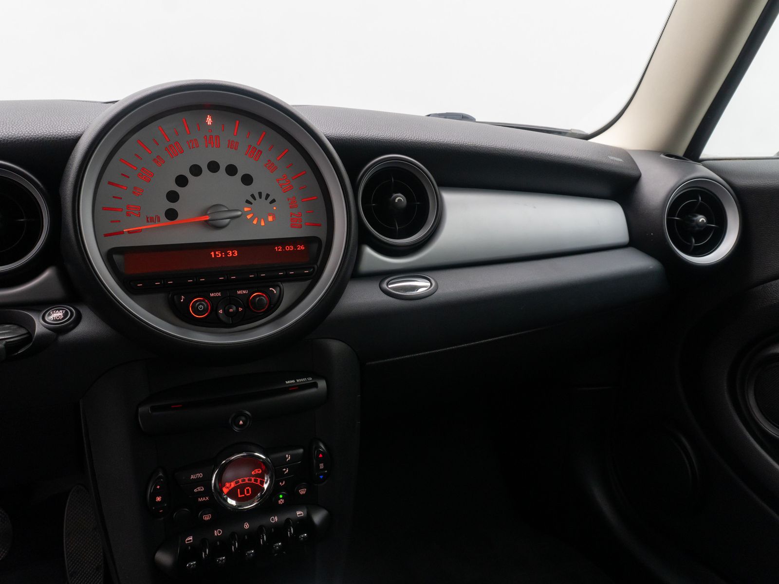 Fahrzeugabbildung MINI One Clubman Pepper PDC CD Bordcomputer Nebelsch
