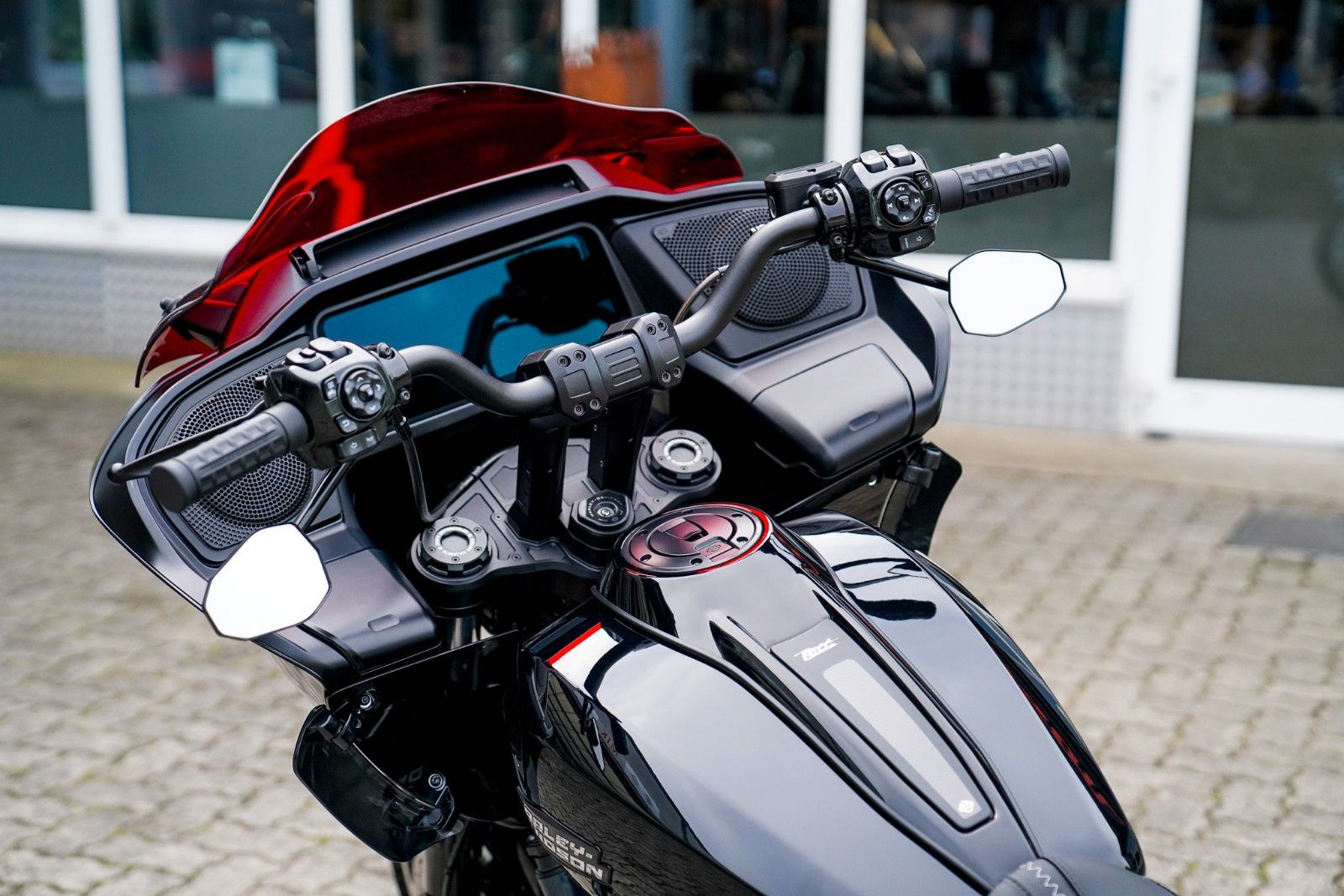 Fahrzeugabbildung Harley-Davidson Road Glide FLTRX 117 Cui - Zard Rick´s Lenker -