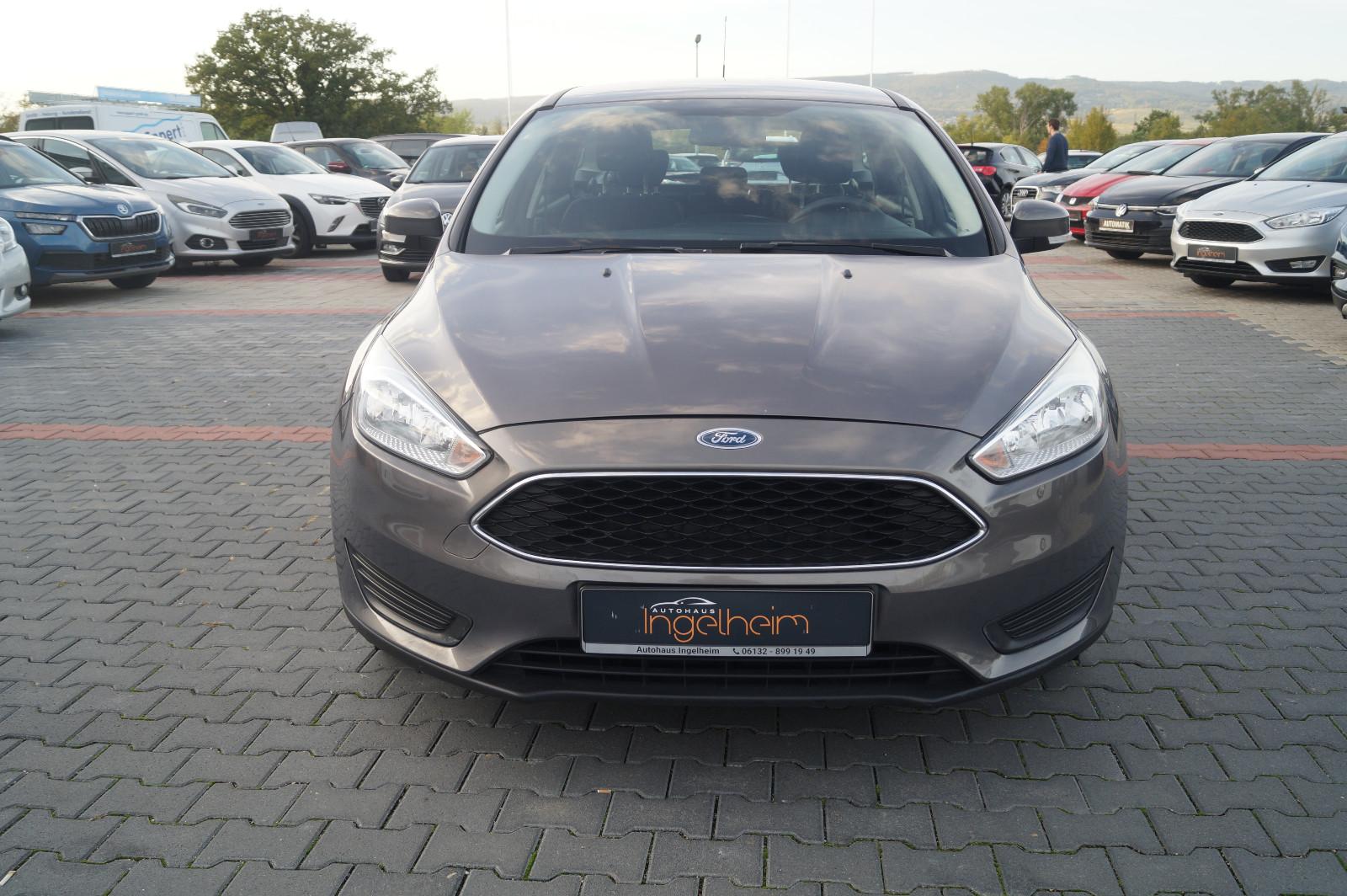 Ford Focus 2015 — rear view