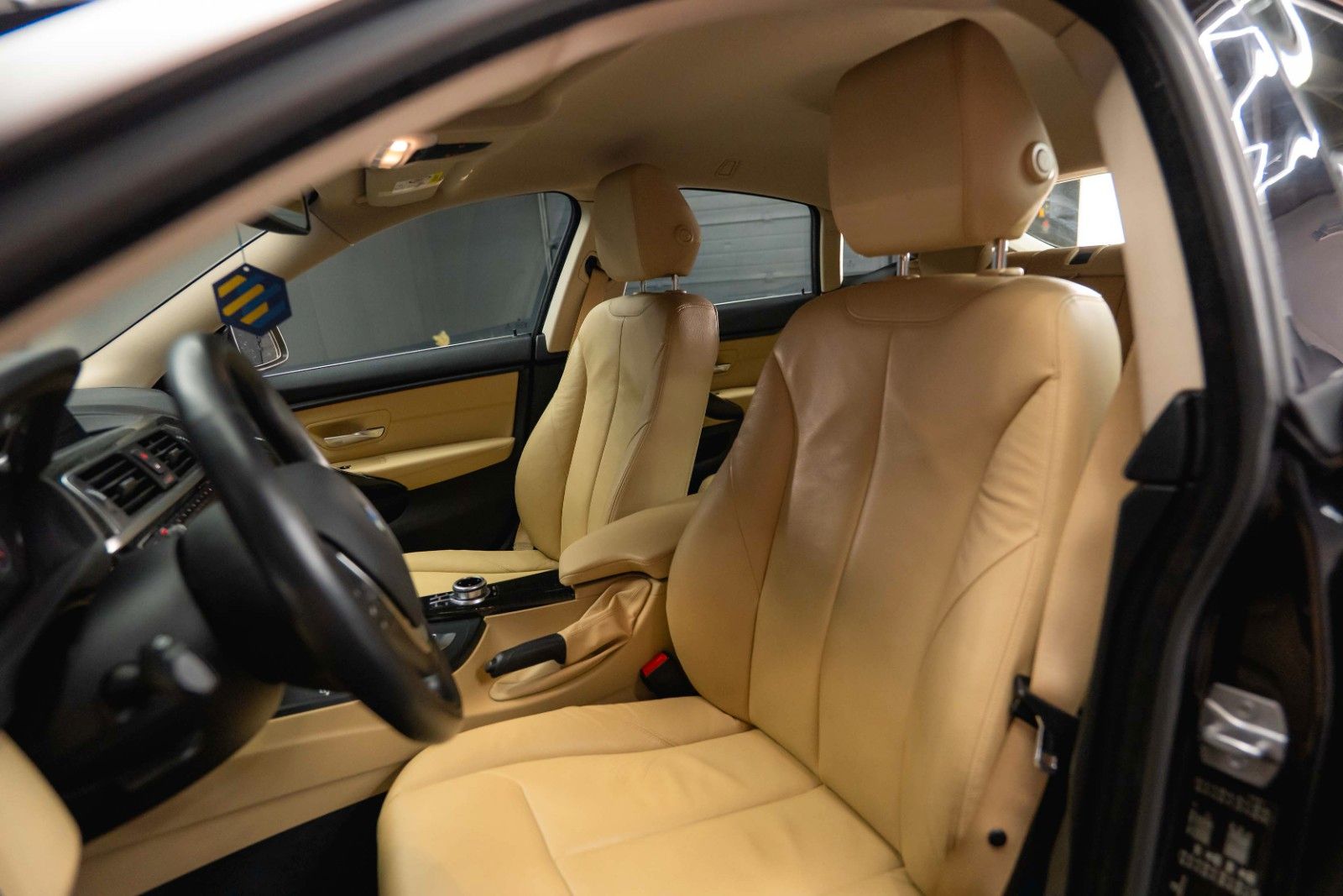 Fahrzeugabbildung BMW 420i Gran Coupé LCI Advantage | LED | Leder