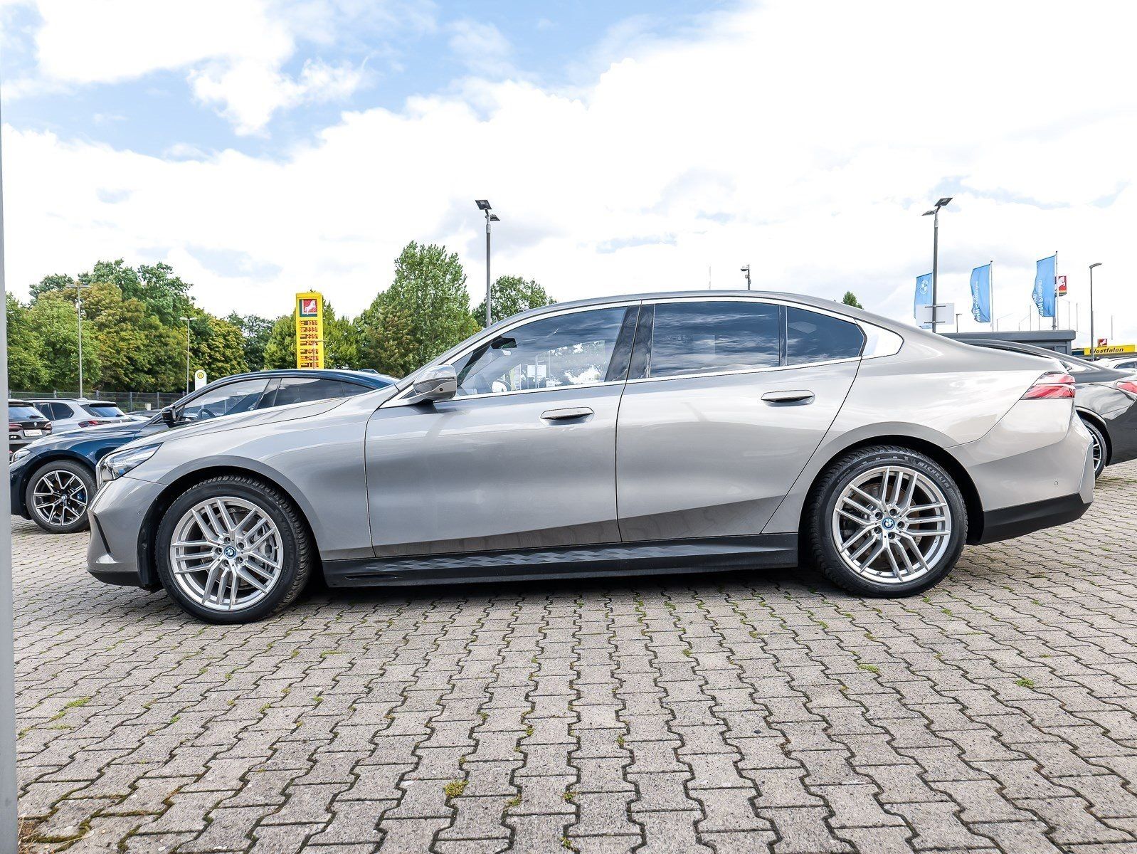 BMW i5 eDrive40 Limousine AHK DA Prof. LED PA+ LED D foto 10