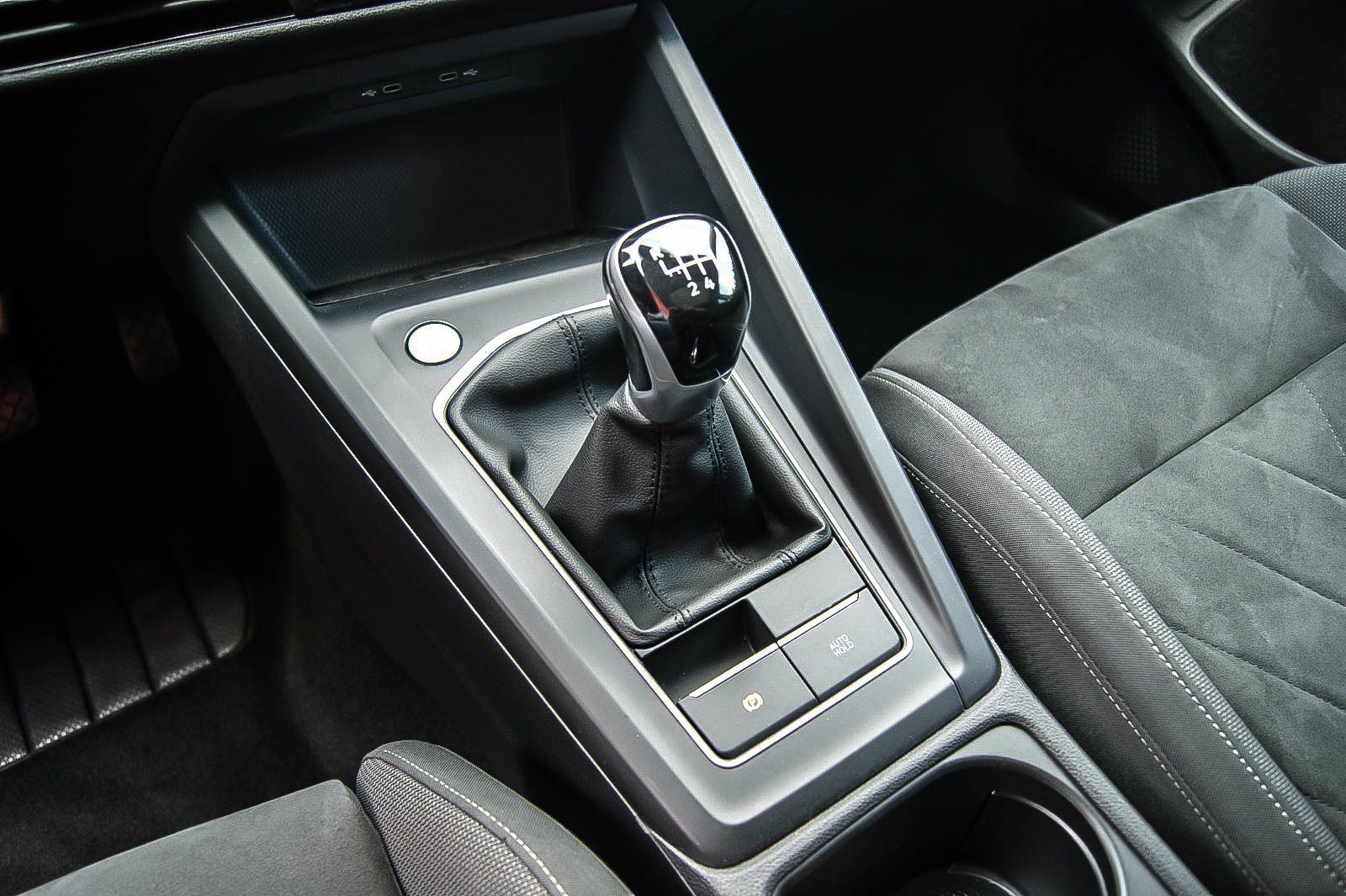 Fahrzeugabbildung Volkswagen Golf VIII 1.5 TSI ''1st EDITION'' PANORAMA VIRTU