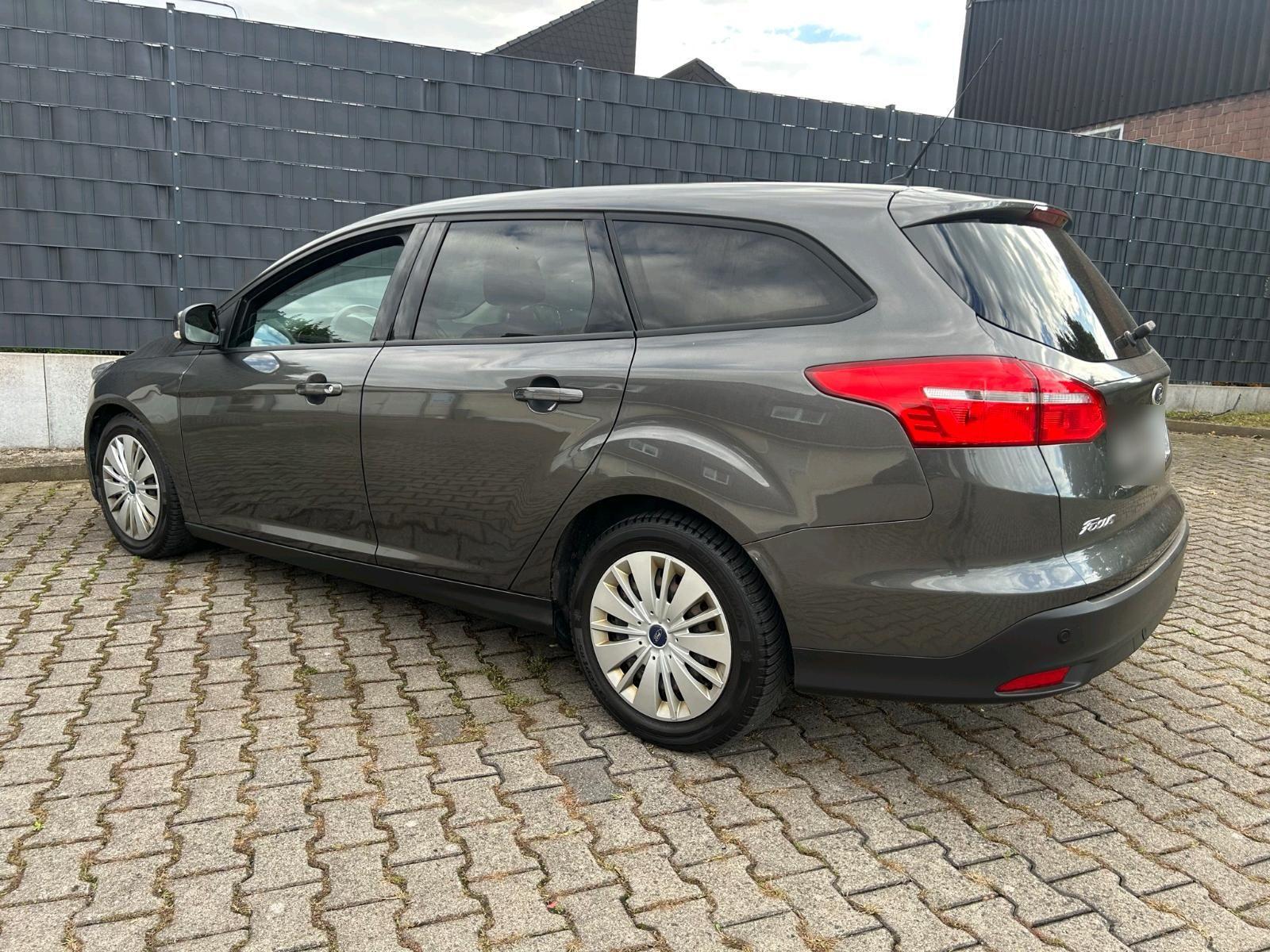 Ford Focus 2015 — photo 6