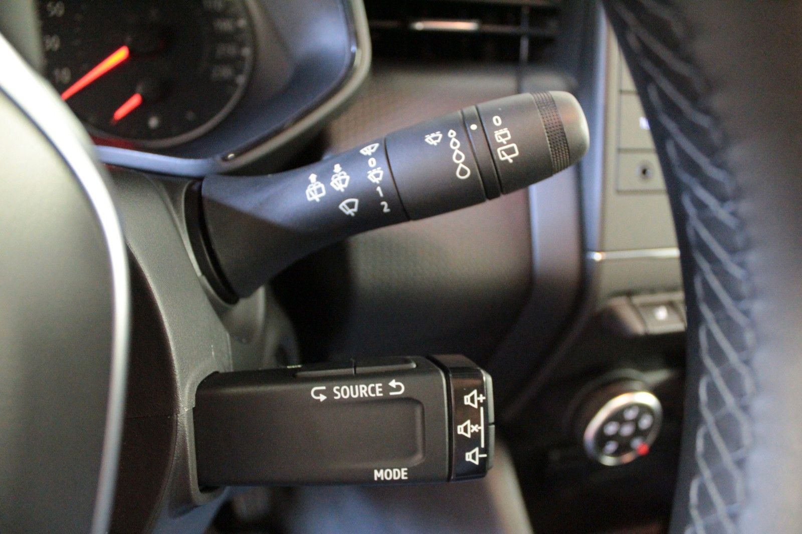 Fahrzeugabbildung Renault Clio TCe 90 Evolution *Style*&*Safety-Paket*