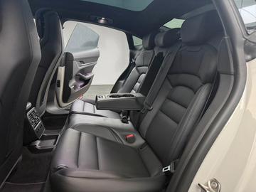 2021 Porsche TAYCAN — миниатюра 13
