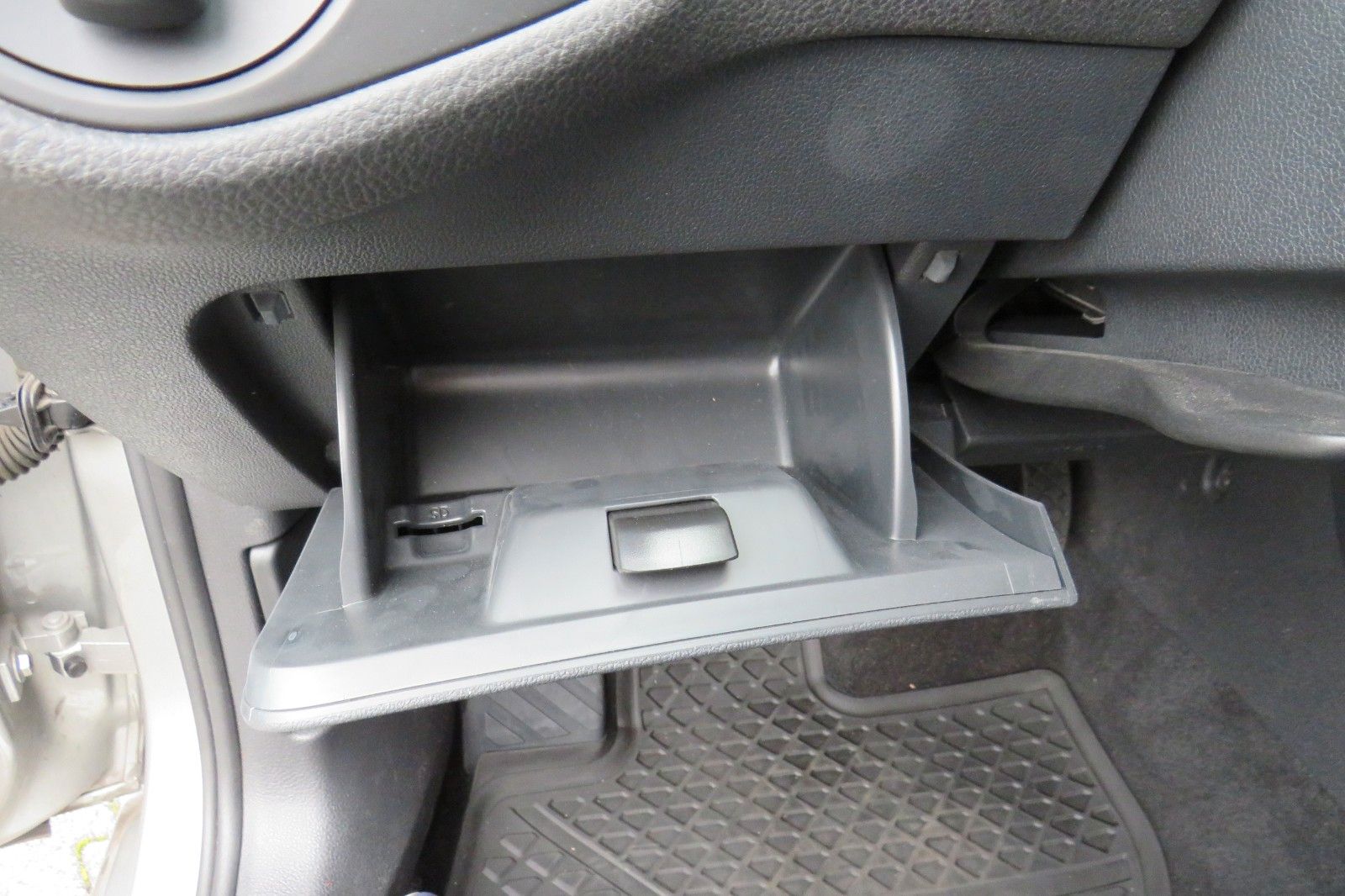 Fahrzeugabbildung Volkswagen Golf VII LIM. SITZH. TELVOR 8-FACH 4T. PDC 1.HD