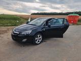 Opel Astra 1.6 Turbo Sport 132kW Automatik Sport - Opel Astra aus 2011: Turbo