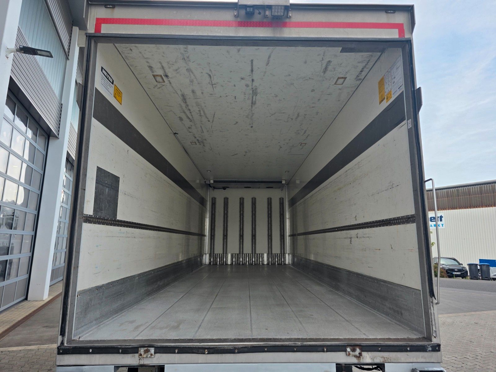 Fahrzeugabbildung Mercedes-Benz Actros 2545 L 6x2 LBW Bär Retarder Xenon AHK
