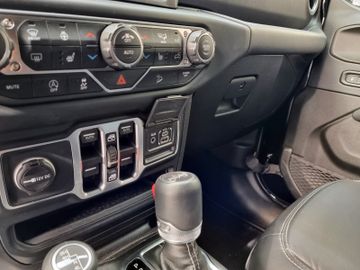 Jeep Wrangler - 9