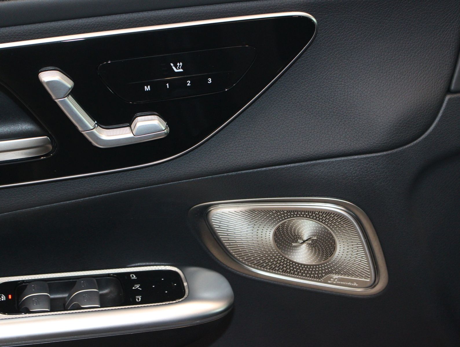 Fahrzeugabbildung Mercedes-Benz GLC 200 4Matic AMG Line*Pano*Burmester*Ambiente