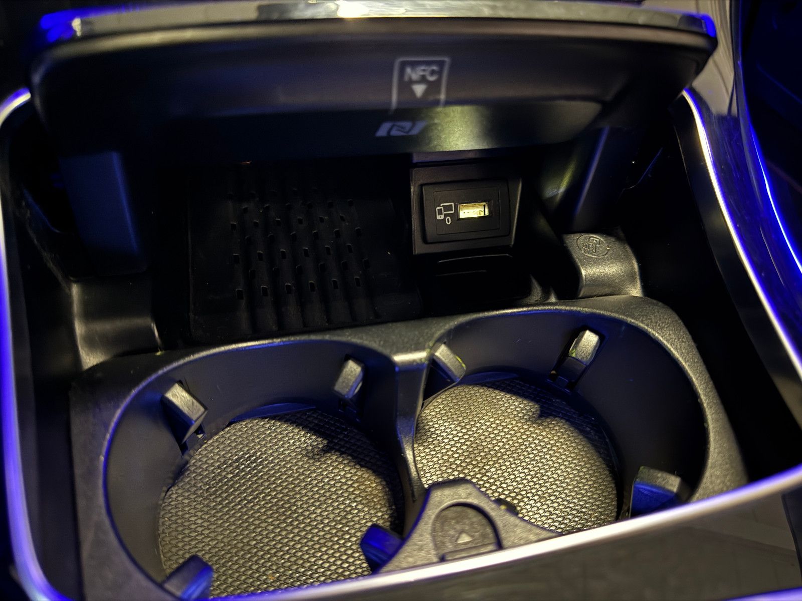 Fahrzeugabbildung Mercedes-Benz E 53 AMG 4Matic+ MBUX MEMORY AIRMATIC SD 360 DIS